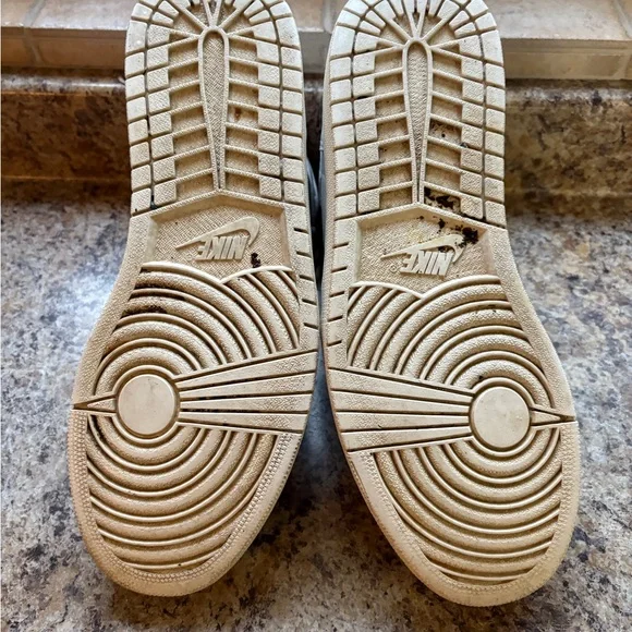 Jordan 1 High Ying Yang - Picture 5 of 7